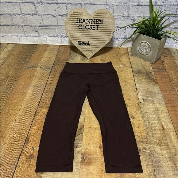 Lululemon Align Crop (19")
Pelt - Picture 10 of 13